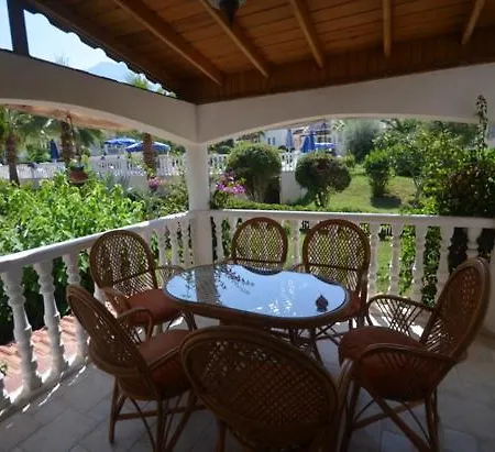 Magnolia F فيلة